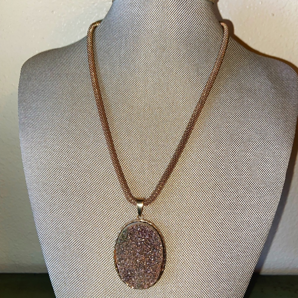 Bronze/Gold pendant necklace